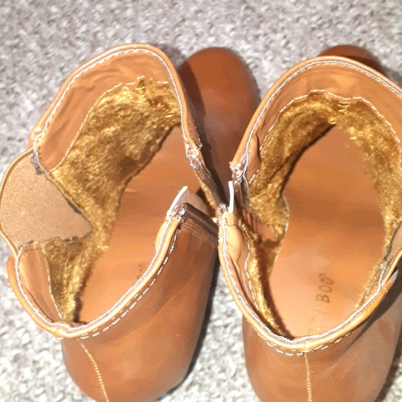 Super cute wedge booties - Picture 4 of 4